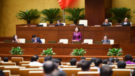 Thống đốc Nguyễn Thị Hồng phát biểu giải trình, làm rõ một số vấn đề ĐBQH nêu về Luật Phòng, chống rửa tiền