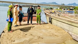 Cấp phép khai thác cát, sỏi lòng sông ở Quảng Bình: Đảm bảo công khai, minh bạch