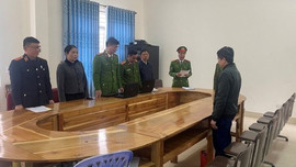 Nghệ An: Bắt tạm giam nguyên hiệu trưởng Trường tiểu học