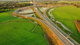 Ưu tiên vật liệu để đẩy nhanh tiến độ các dự án giao thông Vùng Đồng bằng sông Cửu Long