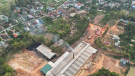 Điện Biên: Nhà máy gạch tuynel Duyên Hùng xả khói giữa vùng dân cư 