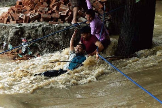 Bangladesh: Bão lớn làm 24 người chết, hơn 50 người bị thương