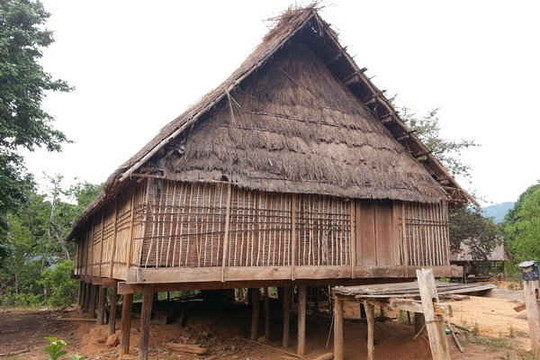 Gia Lai: Sét đánh cháy làng Kon Sơ Lal, thiệt hại hàng tỷ đồng