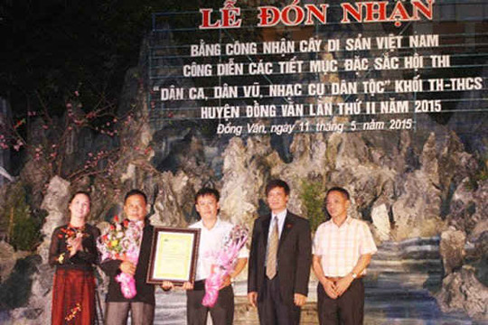 Đồng Văn đón nhận Bằng công nhận cây di sản Việt Nam