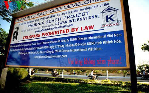 Bí thư Khánh Hòa yêu cầu tháo dỡ biển "cấm xâm phạm" tại bãi biển Nha Trang