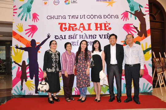 "Trại hè Đại sứ hàng Việt tí hon" năm 2015