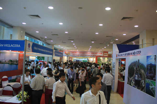 Hơn 100 gian hàng tham gia Hội chợ triển lãm bất động sản Việt Nam 2015