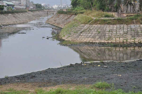 Đà Nẵng đậy nắp sông Phú Lộc: Lãng phí tiền của, gây ô nhiễm