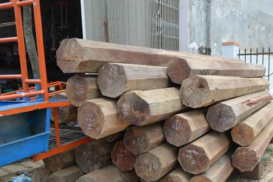 Đắk Lắk: Phát hiện gỗ không rõ nguồn gốc tại nhà nguyên Phó Bí thư Huyện ủy Ea Kar