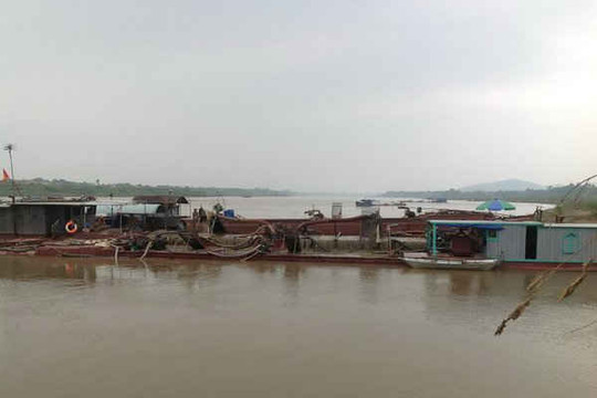 Thanh Hóa: Bắt giữ 4 tàu khai thác cát trái phép, xử phạt 140 triệu đồng