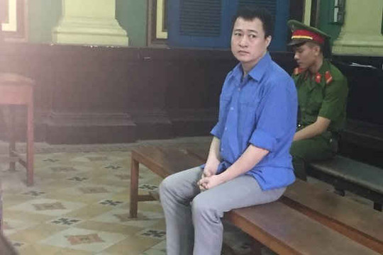 Chủ tịch HĐQT Công ty Tài chính Việt Hoàn "mượn" báo chí cưỡng đoạt tiền tỉ: Đối tượng khai gì tại tòa