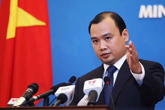 Phản đối Trung Quốc đưa 2 máy bay ra đá Chữ Thập của Việt Nam
