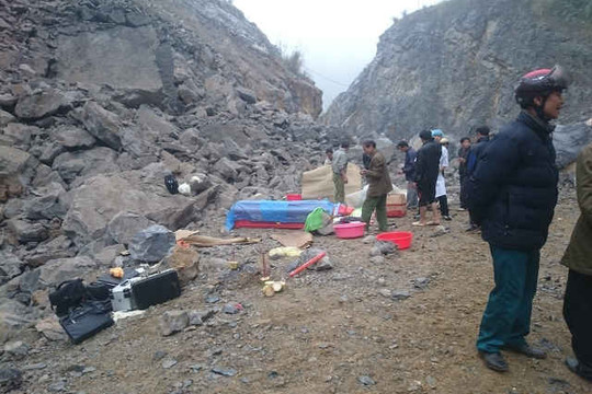 Thanh Hóa: Họp báo vụ sập mỏ đá khiến 8 người thương vong