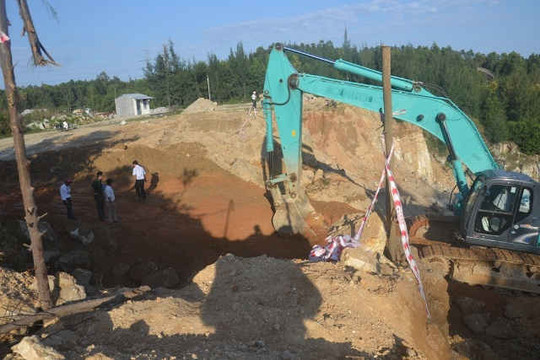 Quảng Ngãi: Xã Bình Đông xử phạt DN xúc đất bán mà Báo TN&MT nêu