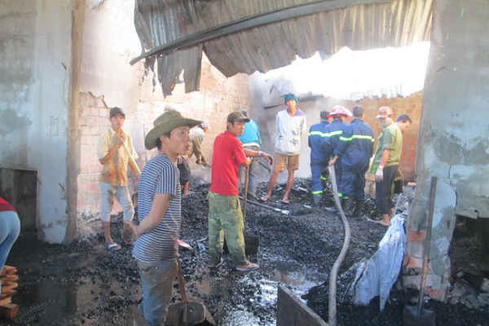 Gia Lai: Xưởng gỗ thiệt hại nặng vì cháy do chập điện
