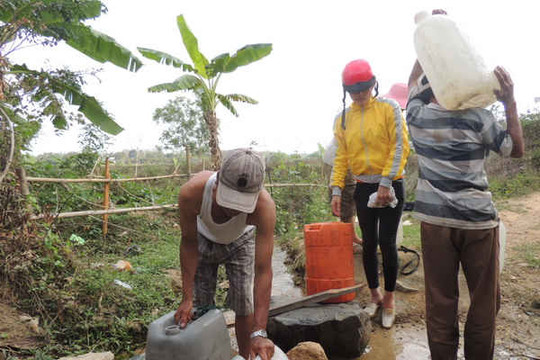 Kon Tum: Dân mua nước sạch với giá 50 ngàn đồng/1m3