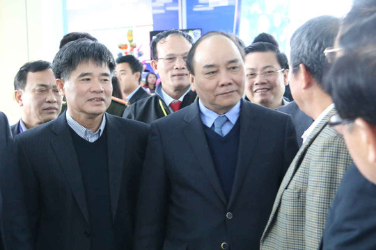 Phó Thủ tướng Nguyễn Xuân Phúc kiểm tra việc bảo đảm an ninh, phục vụ tại sân bay Nội Bài