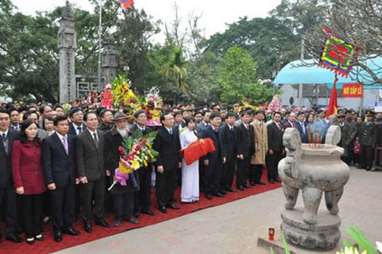 Khai hội đền Phù Ủng