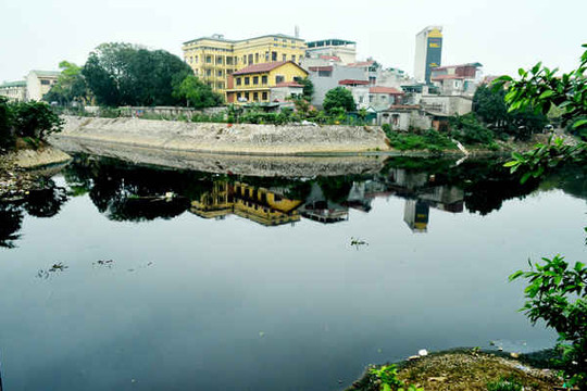 Hà Nội - những dòng sông chết: Sông Tô Lịch "nhuộm" màu ô nhiễm