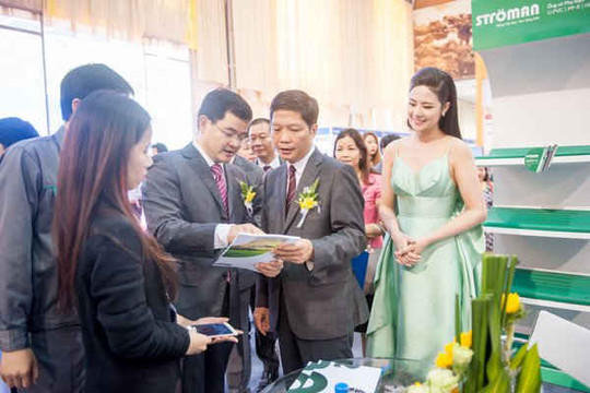 Bộ trưởng Bộ Công thương thăm quan gian hàng Stroman tại VietNam Expo 2016