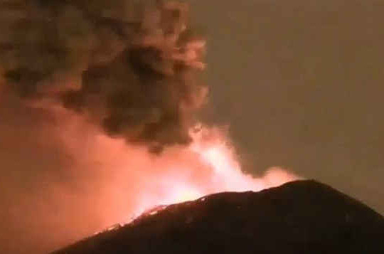 Núi lửa Popocatépetl ở Mexico sắp phun trào, cột tro có thể cao 3km