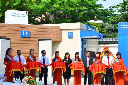 Sacombank tặng nhà vệ sinh công cộng miễn phí cho Đà Nẵng