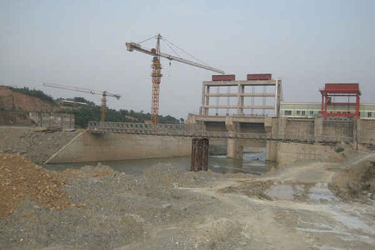 Nghệ An: Dân tố Thủy điện Chi Khê tích nước đột ngột, không thông báo
