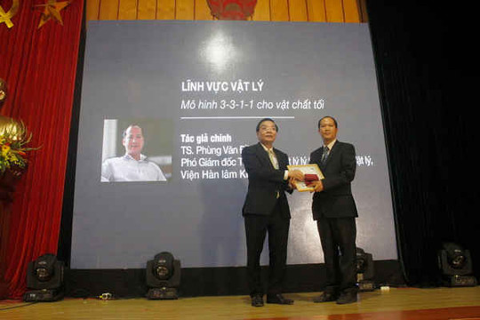 Tặng giải thưởng Tạ Quang Bửu cho ba nhà khoa học xuất sắc nhất