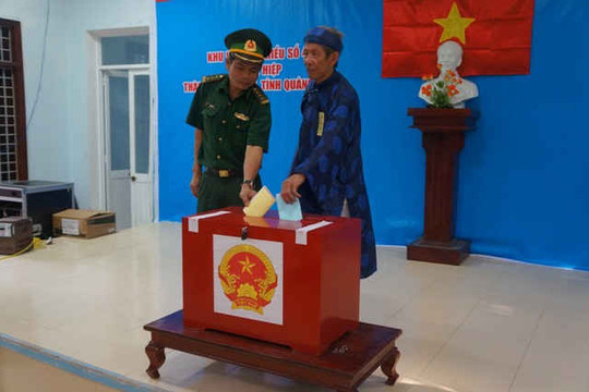 Quảng Nam: 100% cử tri đi bầu tại 49 khu vực bỏ phiếu sớm