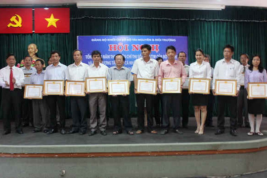 Đảng ủy Khối Bộ TN&MT: Biểu dương tập thể, cá nhân học tập, làm theo tấm gương đạo đức Hồ Chí Minh