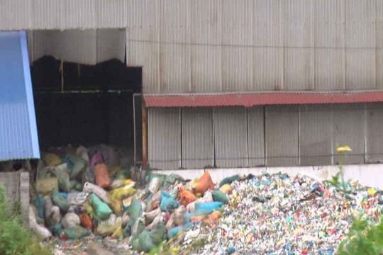 Cơ sở tái chế nhựa trái phép ở Tiên Lãng - Hải Phòng: Ai dung túng?