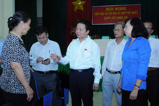 Bộ trưởng Bộ TN&MT Trần Hồng Hà và Đoàn ĐBQH Bà Rịa Vũng Tàu tiếp xúc cử tri huyện Côn Đảo