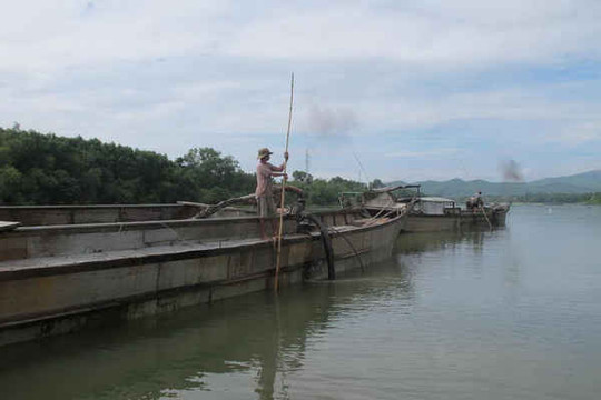 Dân giám sát đẩy lùi nạn khai thác trái phép trên sông Bồ- Thừa Thiên Huế