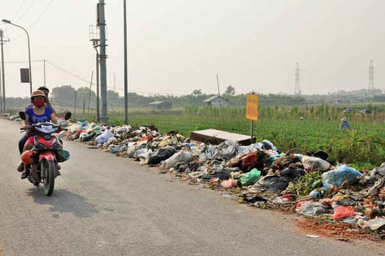 Đan Phượng (Hà Nội): Ô nhiễm nghiêm trọng do vứt rác bừa bãi