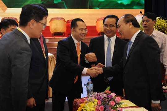Thủ tướng Nguyễn Xuân Phúc: Long An phải thu hút được doanh nghiệp tốt, người giỏi, người giàu