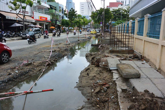 Công trình chống ngập ở Đà Nẵng: Ì ạch thi công giữa mùa mưa