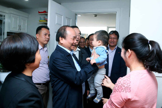 Thủ tướng Nguyễn Xuân Phúc khảo sát mô hình nhà ở xã hội tại Hà Nội