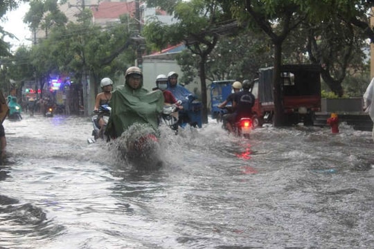 Cảnh báo mưa lớn ở Nam Bộ