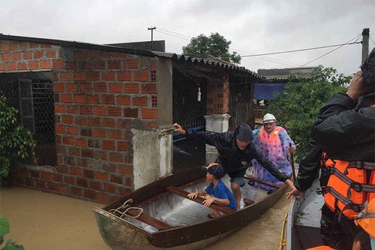 Nam Trung Bộ: Khẩn cấp ứng phó với mưa lũ đặc biêt lớn