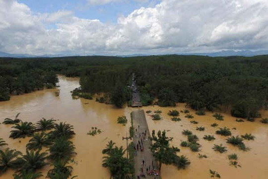 Thái Lan: Lũ lụt gây ùn tắc giao thông 200 km, 25 người chết