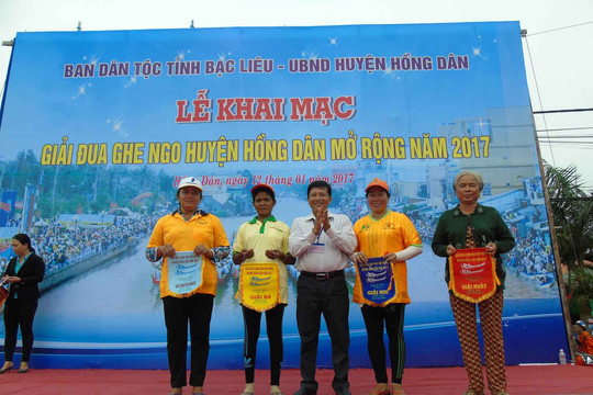 Bạc Liêu: Giải đua ghe ngo huyện Hồng Dân mở rộng năm 2017
