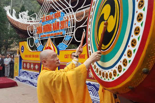 Nhiều điểm mới tại lễ hội Chùa Hương