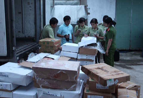 TP Cần Thơ: Phạt gần 300 triệu đồng một doanh nghiệp trữ gần 4 tấn thực phẩm đông lạnh bẩn