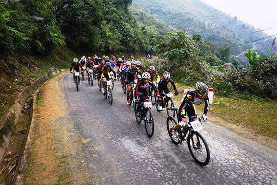 Lào Cai: Khởi động Giải đua xe đạp quốc tế "Một đường đua 2 quốc gia"
