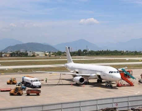 Nhân viên sửa chữa cầu ống lồng trong sân bay Đà Nẵng bị kẹp tử vong