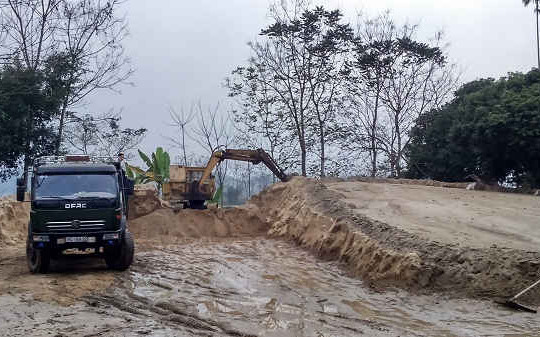 Thanh Hóa: Chủ tịch xã Xuân Bái bị đình chỉ công tác vì để bãi cát lậu lộng hành