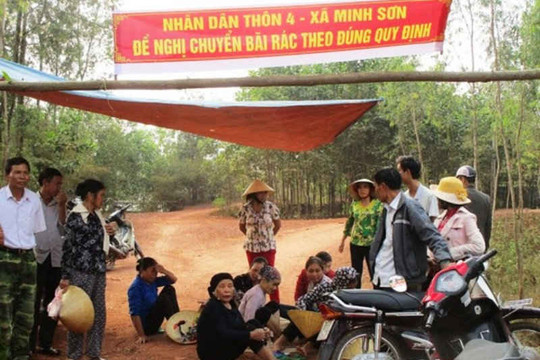 Thanh Hóa: Dân dựng lều phản đối bãi rác đồi Mốc ô nhiễm