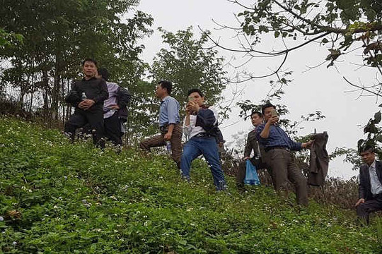 Lào Cai: Núi nứt lớn đe dọa 30 hộ dân