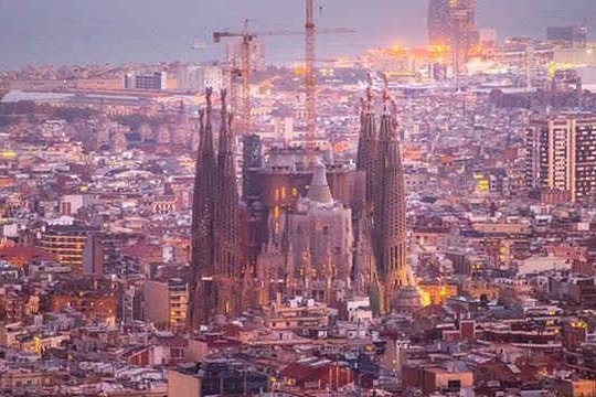 Barcelona cấm xe cũ lưu thông để giải quyết ô nhiễm không khí