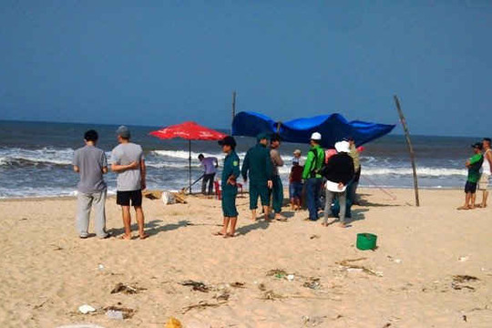 Thừa Thiên Huế: Tìm thấy thi thể nam thanh niên mất tích khi đi tắm biển